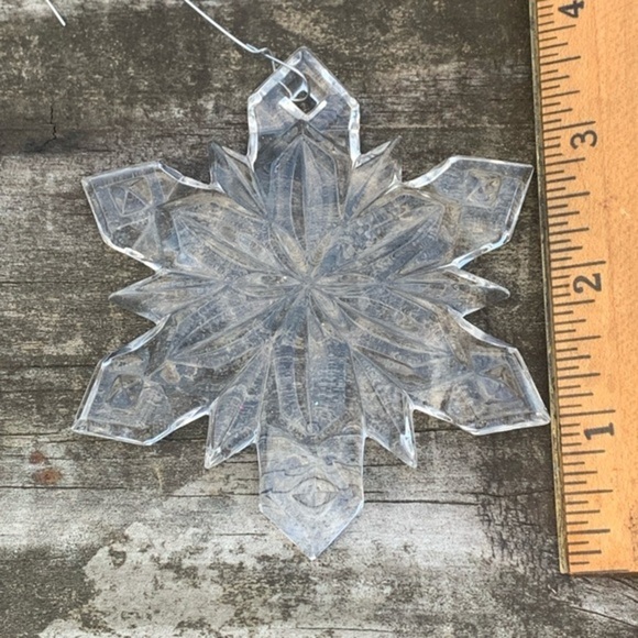 Clear snowflake ornament - Picture 9 of 9